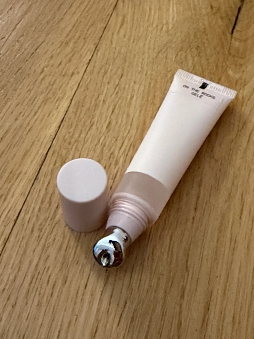 NEW Jones Road Lip Recharge Glossy Treatment Balm - On the Rocks Gelé